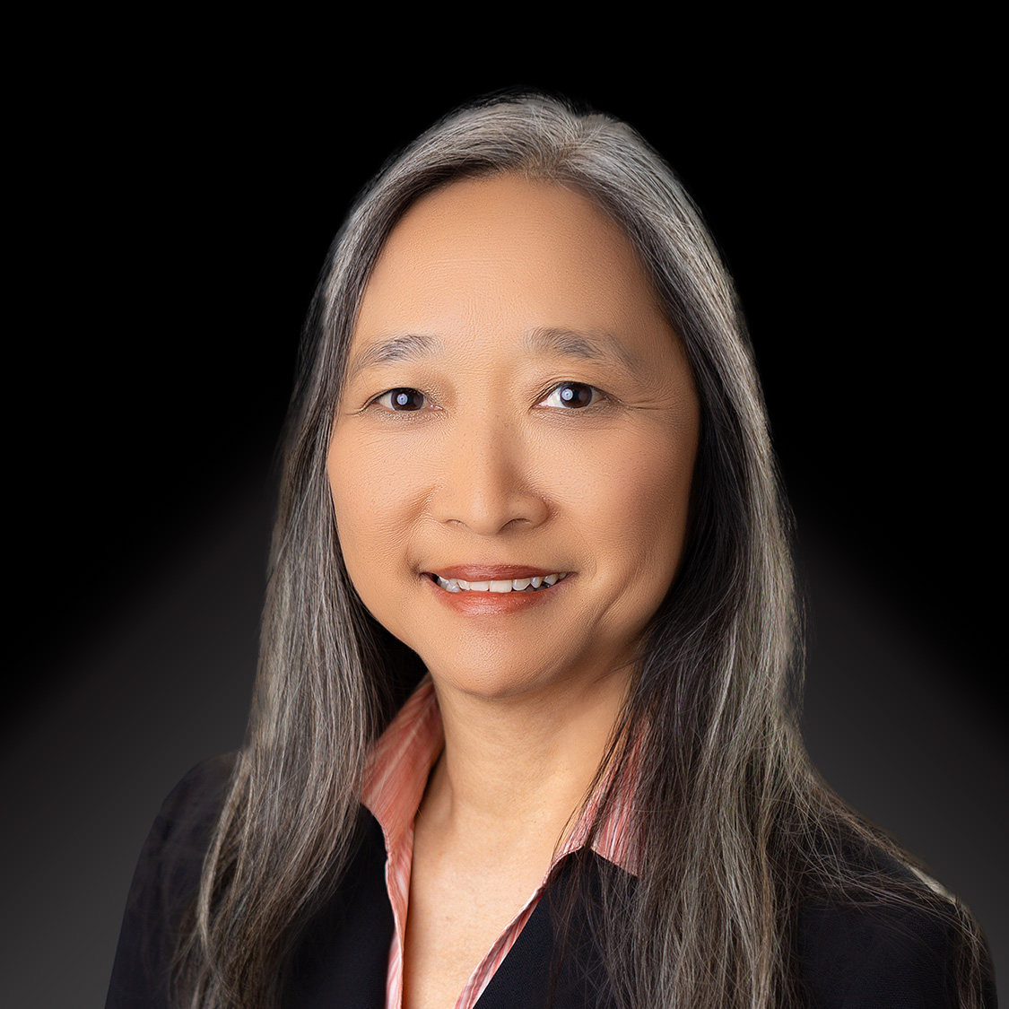 Que Nguyen biography picture